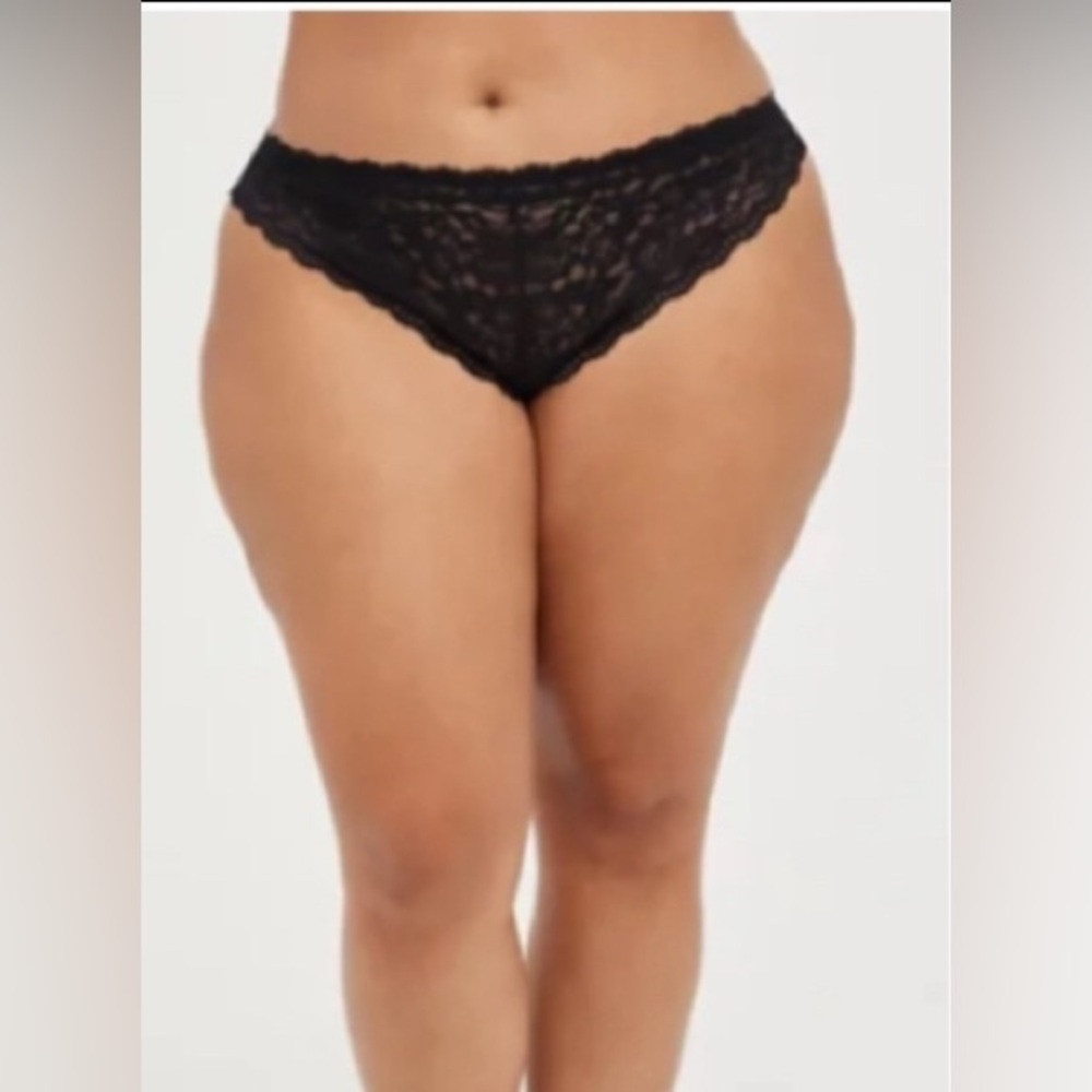 Open Gusset Thong Panty - Lace Black